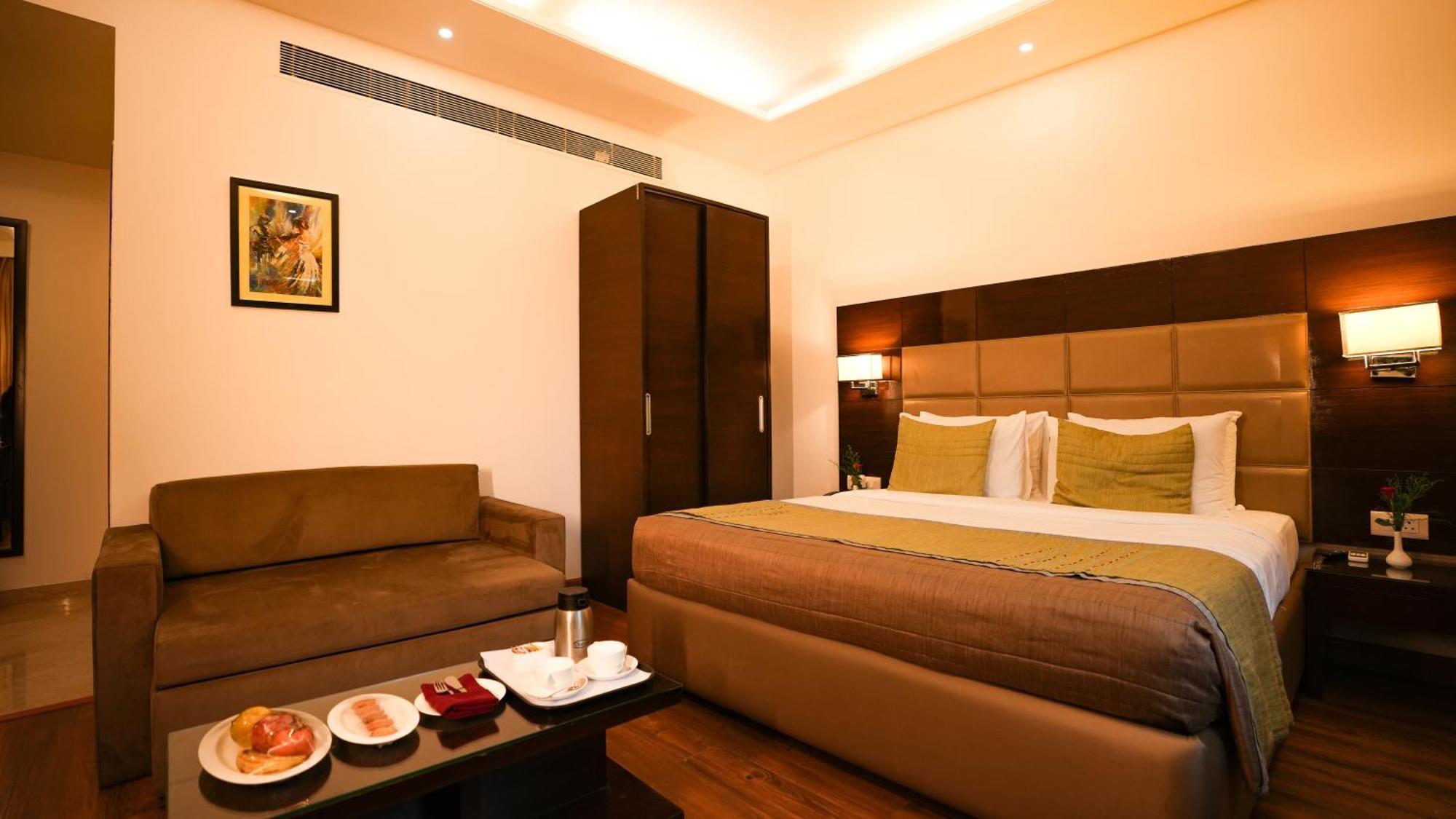 Hotel Africa Avenue - Greater Kailash 1 Нью-Дели Экстерьер фото